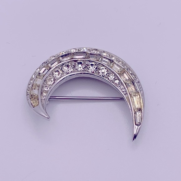 💝 Vintage Crystal Half Moon Brooch Pin - Picture 2 of 4